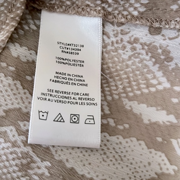 Animal print beige long sleeve e blouse - Picture 4 of 6